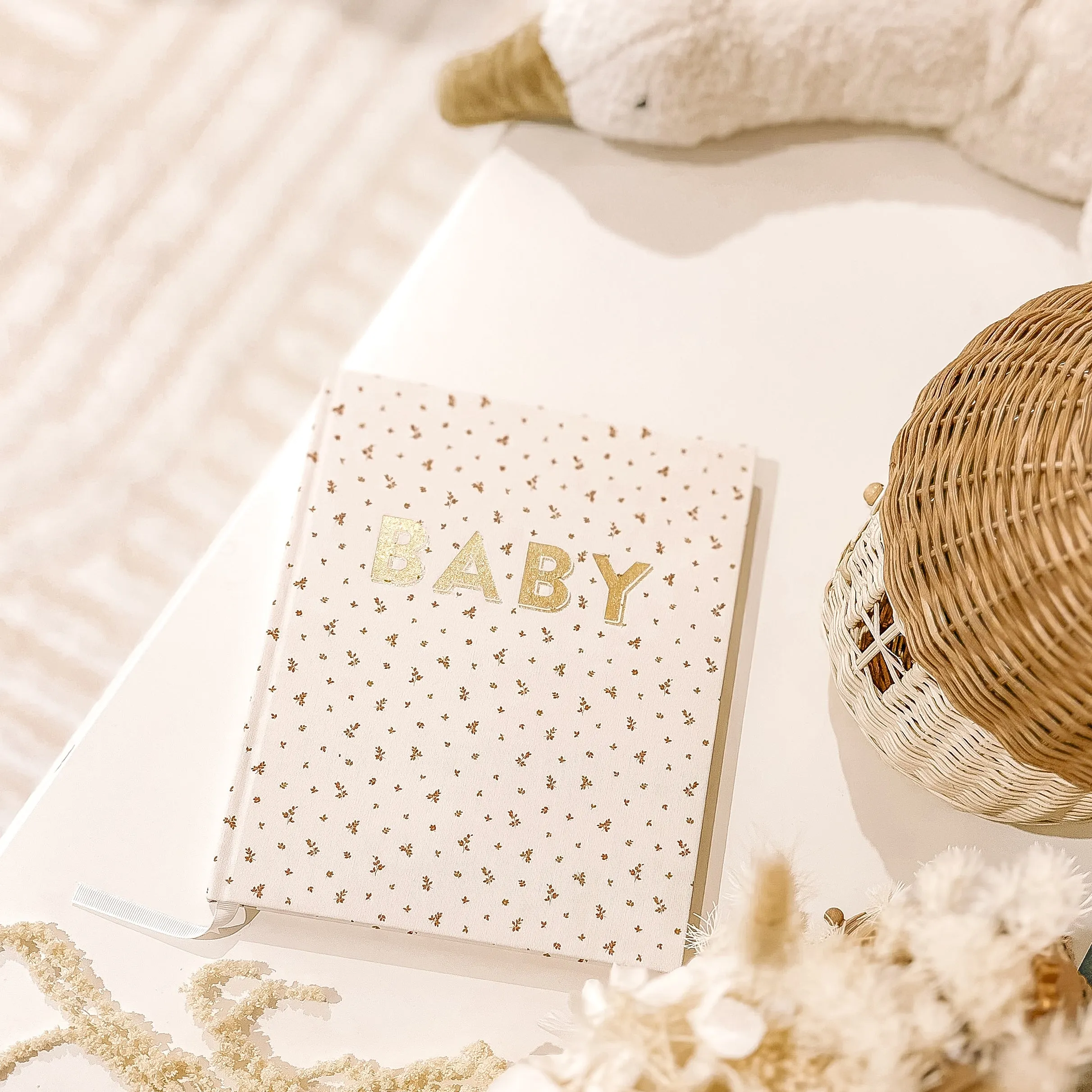 Baby Book BRODERIE