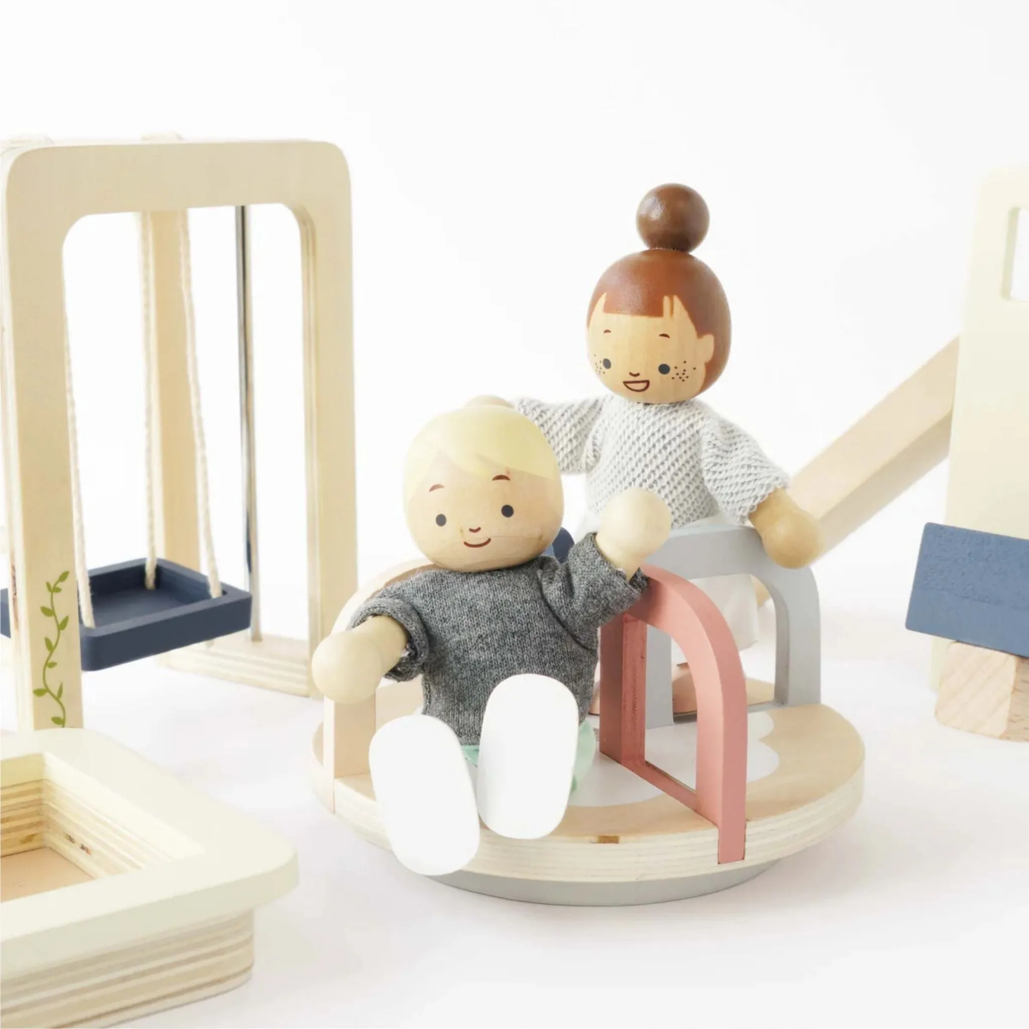 Le Toy Van Dolls House Outdoor Play Set