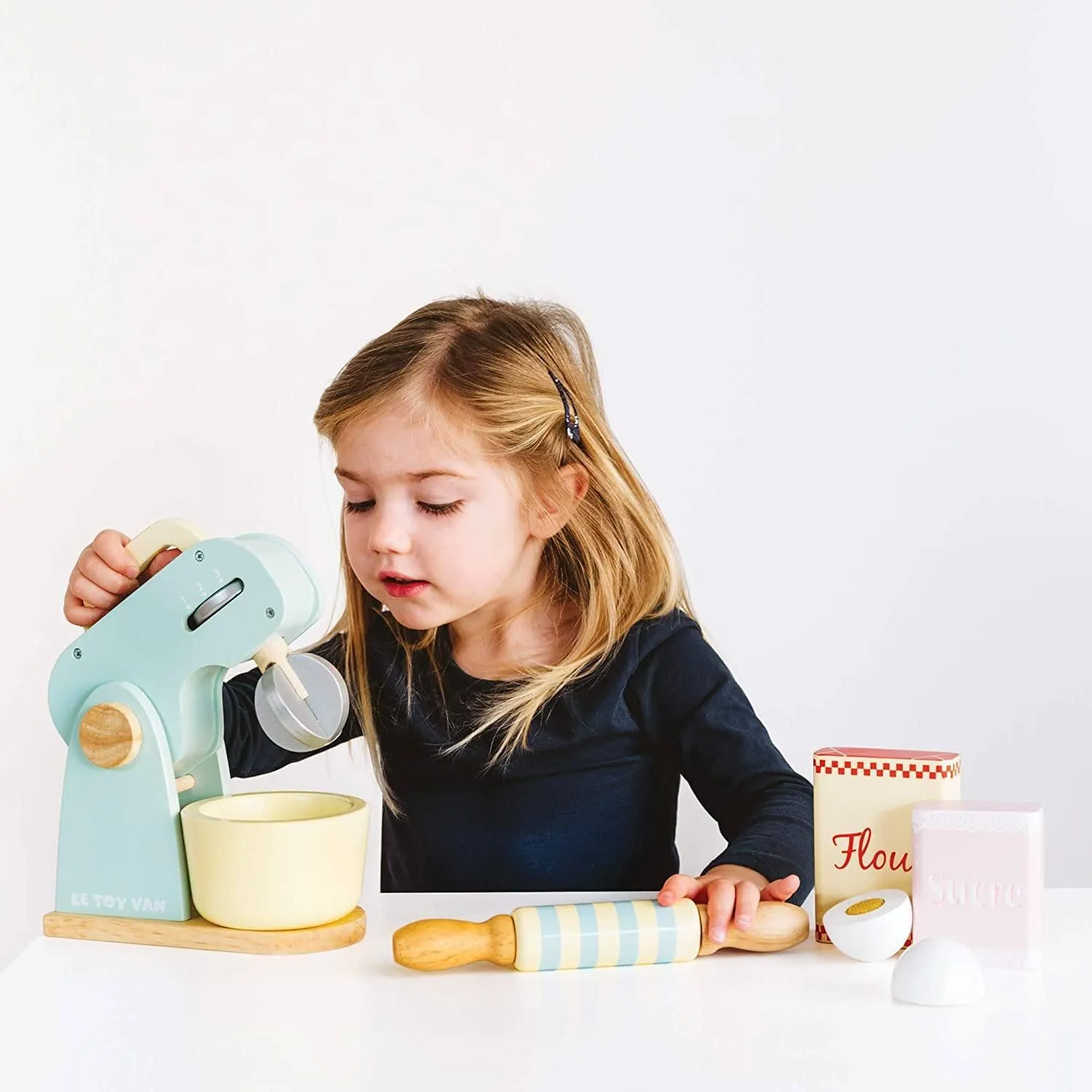 Le Toy Van Premium Wooden Kitchen Mixer Play Set