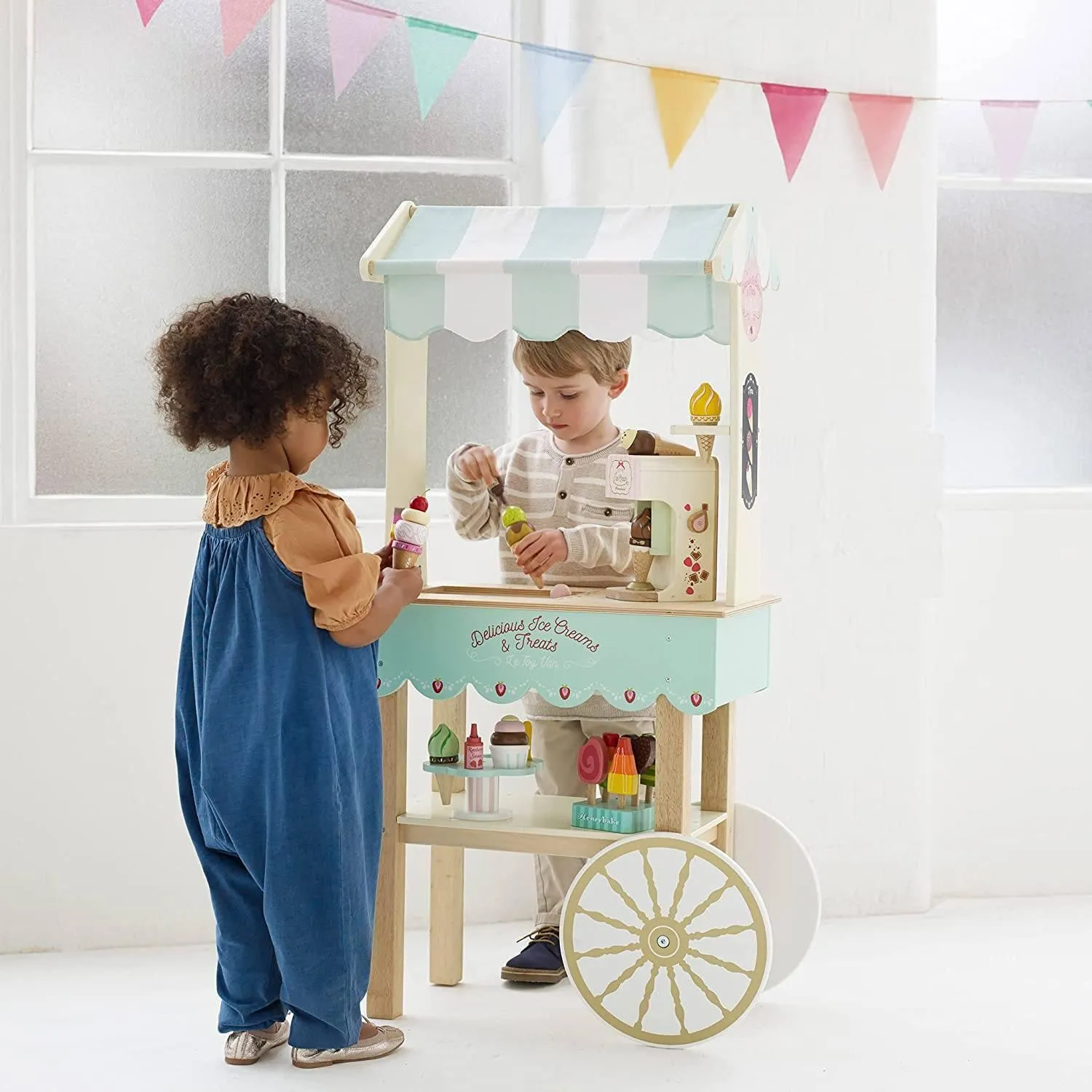 Le Toy Van Wooden Ice Cream Machine