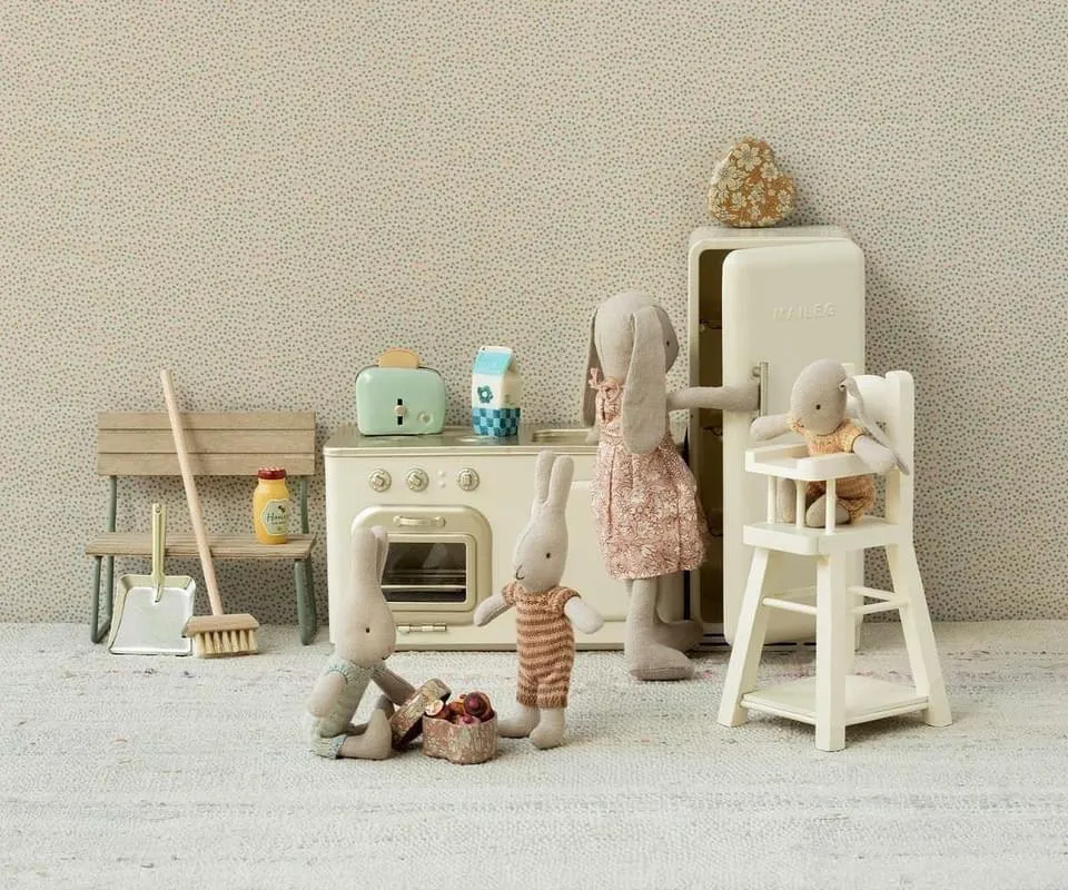 Maileg Miniature Fridge Off White: BACK SOON