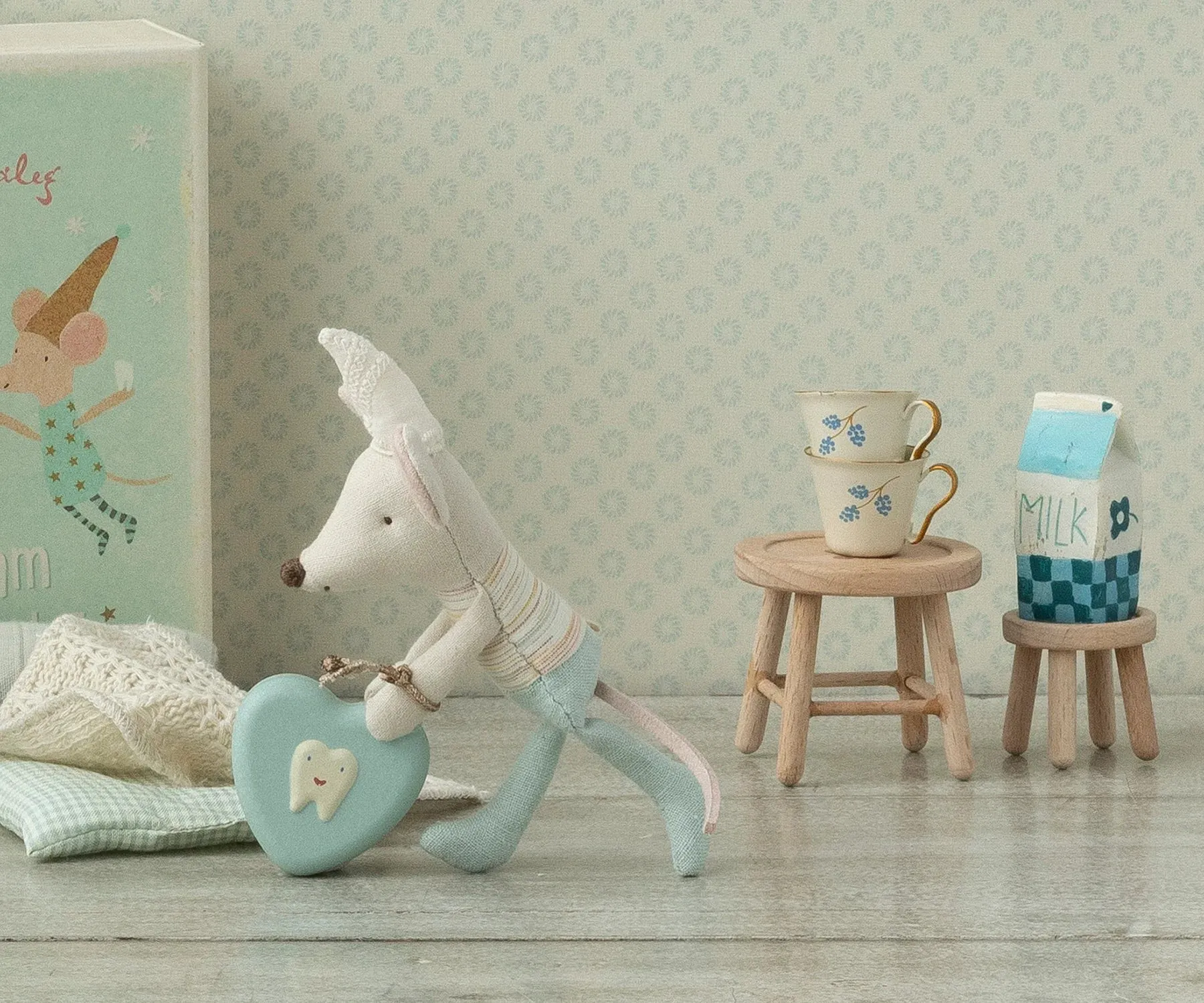 Maileg Table & Stool, Mouse Size Odin Parker