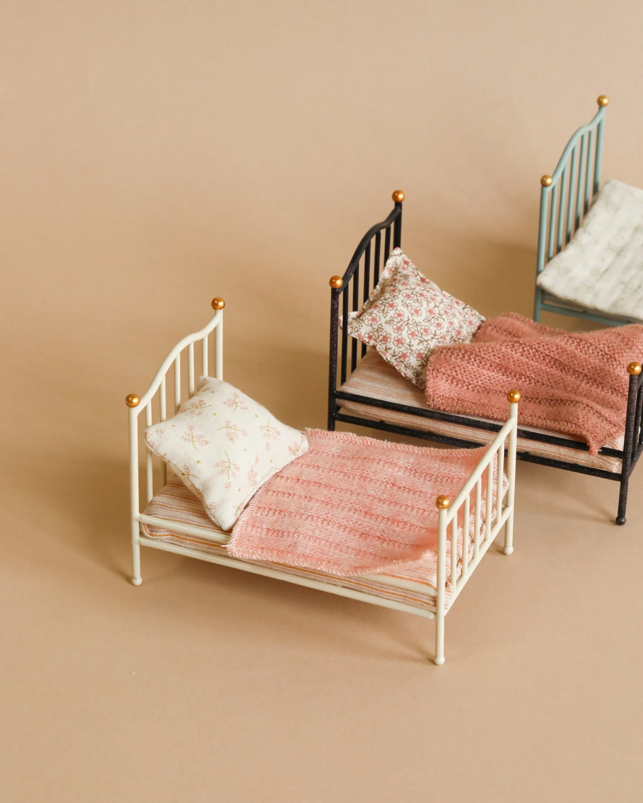 Maileg Vintage Bed, Mouse Odin Parker