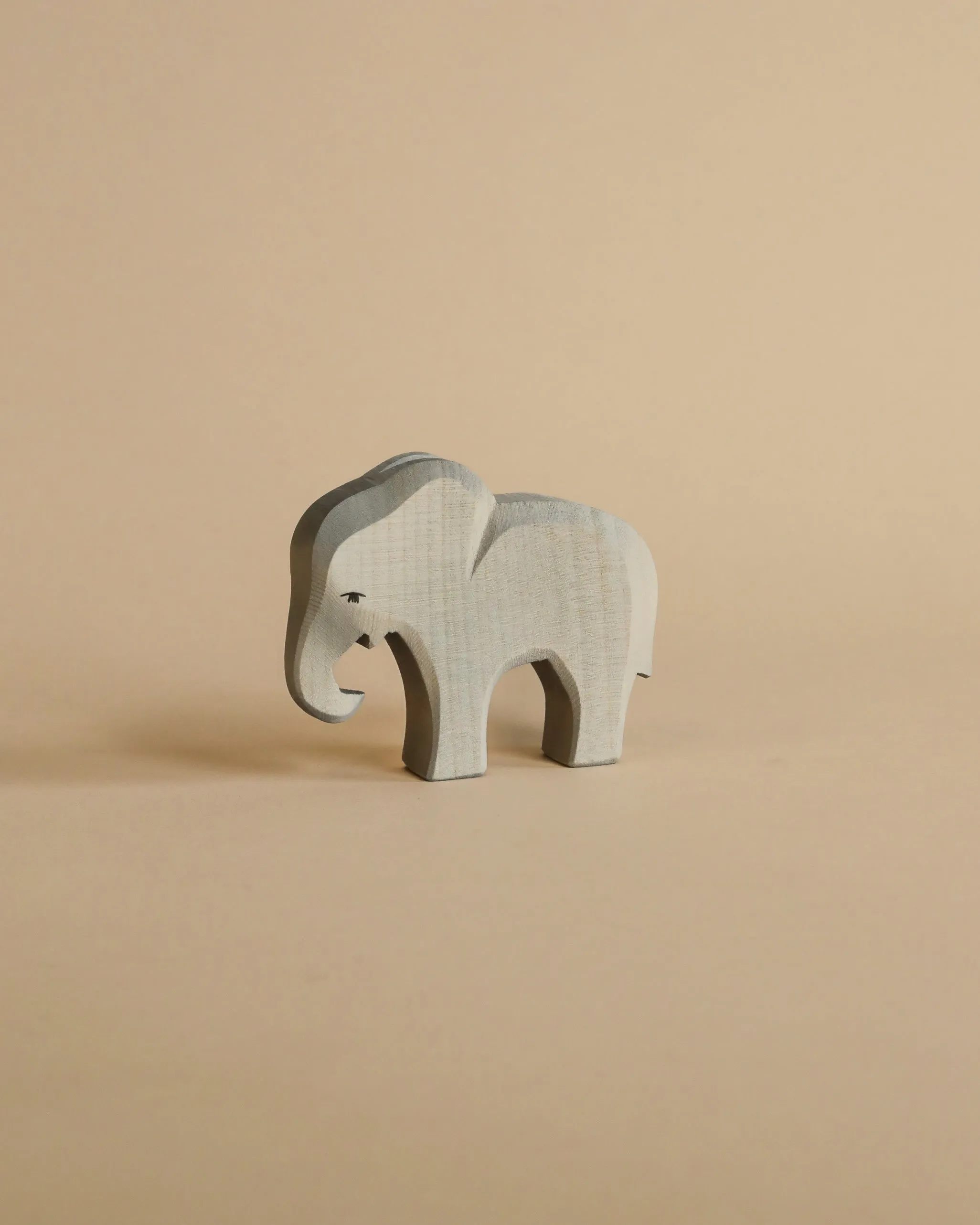 Ostheimer Small Elephant - Eating Odin Parker