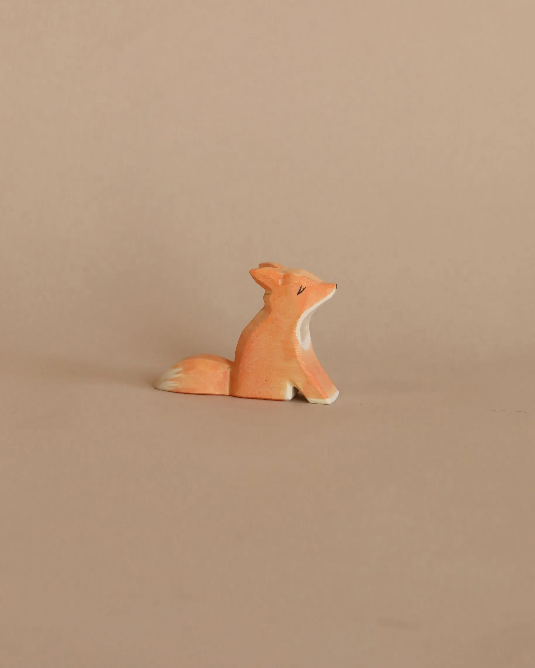 Ostheimer Small Fox - Sitting Odin Parker