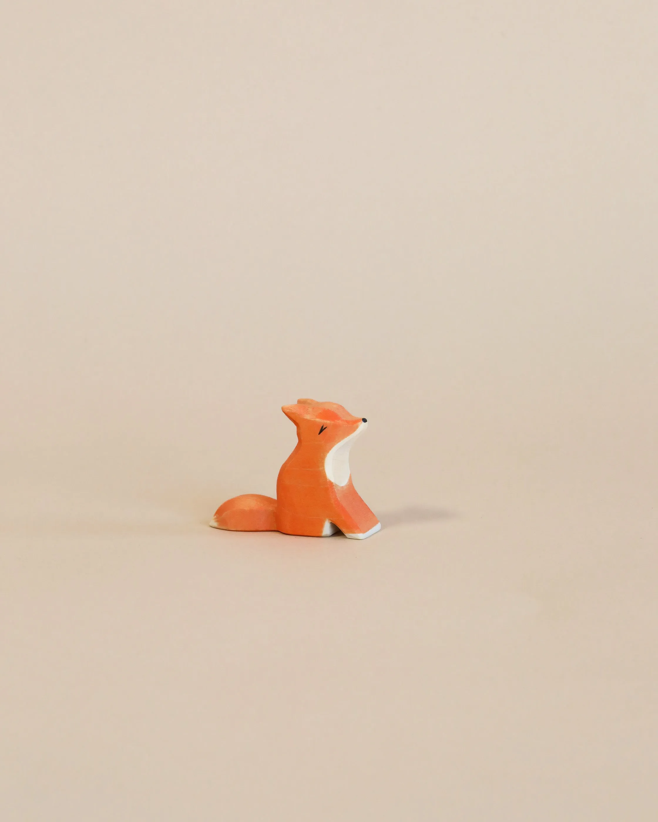 Ostheimer Small Fox - Sitting Odin Parker