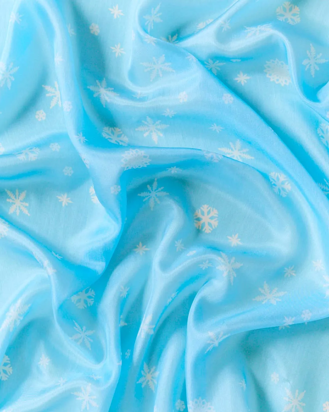 Sarah's Silk Giant Snow Playsilk Odin Parker